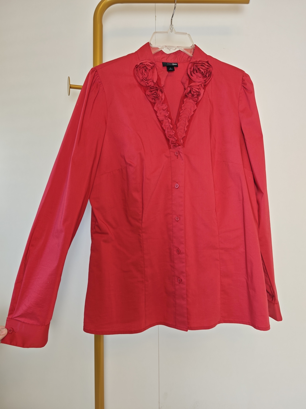East 5th Red Ruffled Roses V-Neck Button Down Top Blouse L